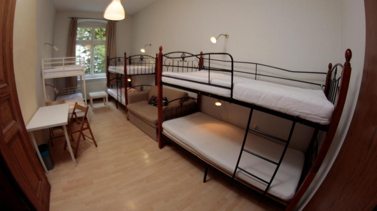 Pit Stop Hostel بوزنان المظهر الخارجي الصورة